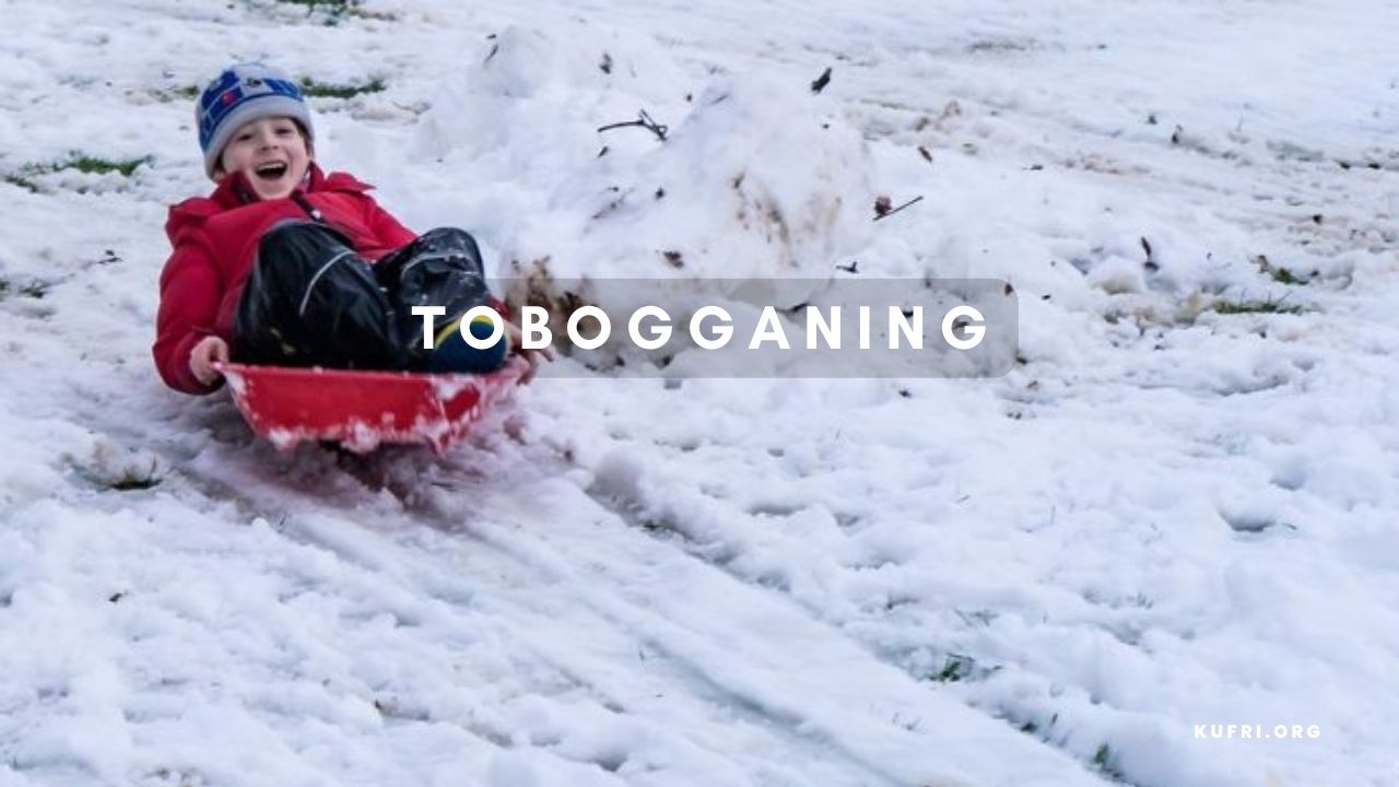 Tobogganing in Kufri